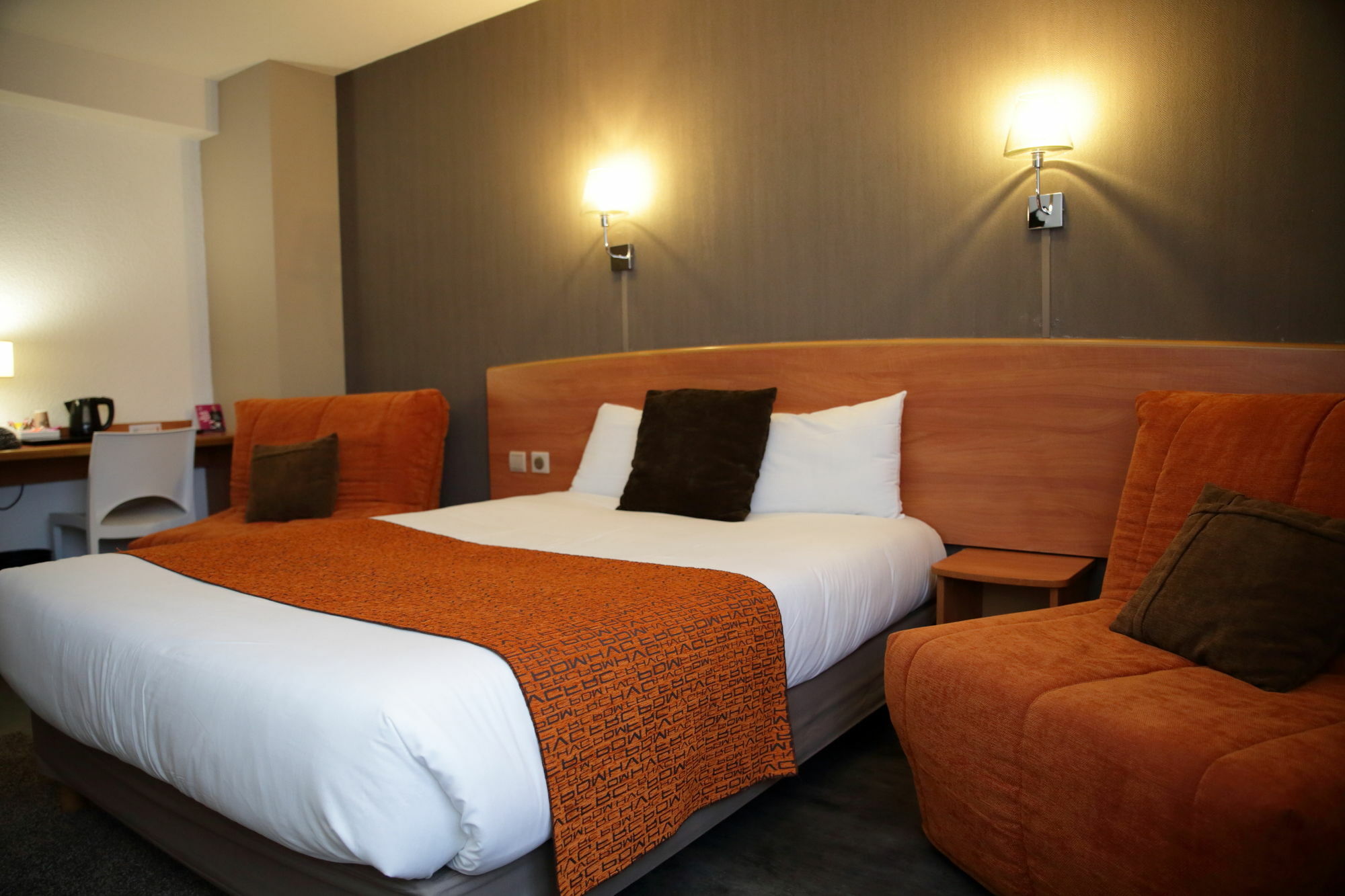The Originals City, Hotel La Terrasse, Tours Nord Exterior photo