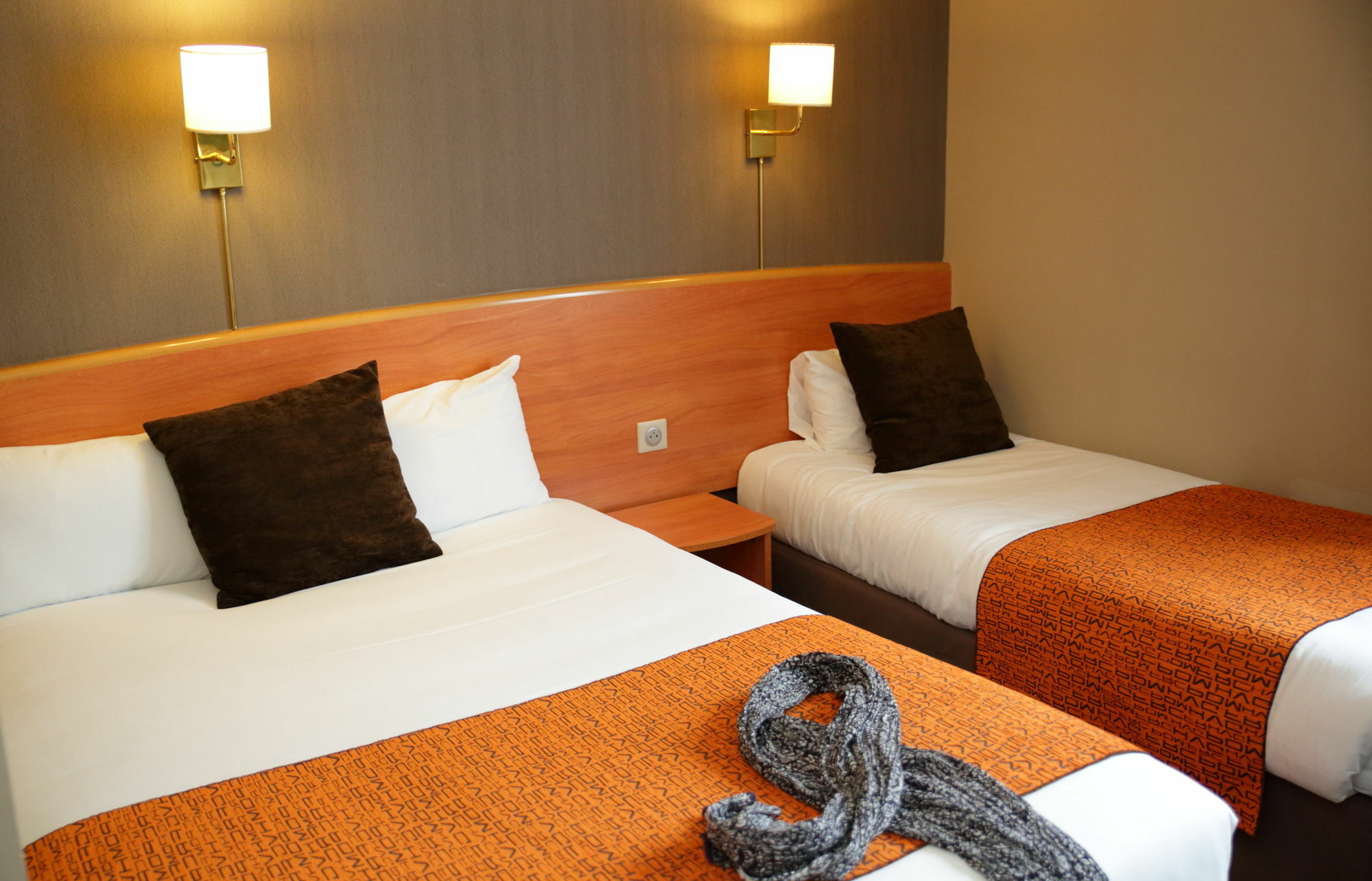 The Originals City, Hotel La Terrasse, Tours Nord Exterior photo