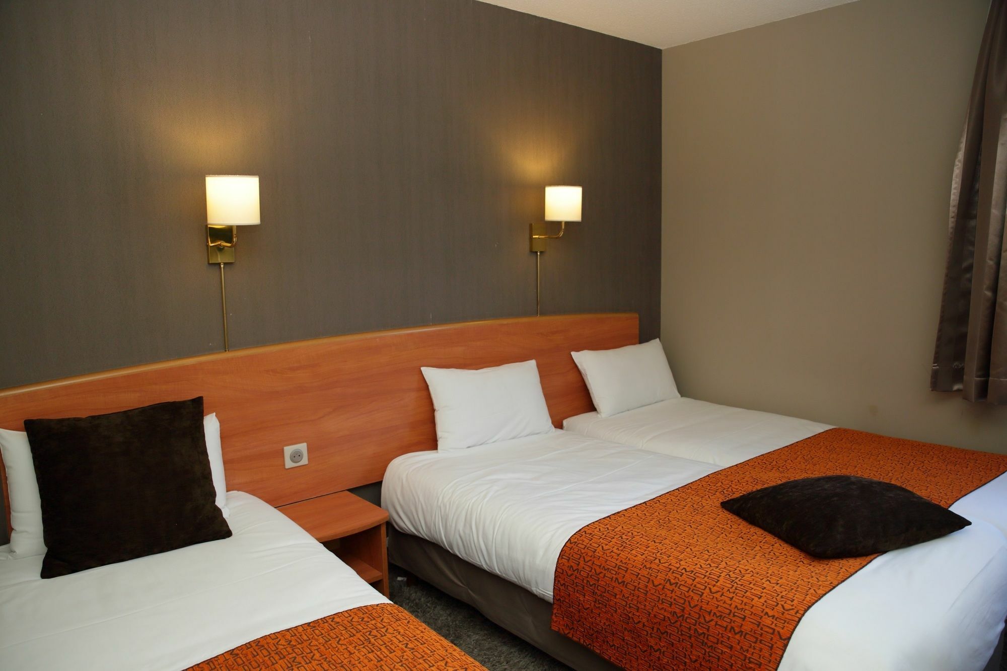 The Originals City, Hotel La Terrasse, Tours Nord Exterior photo